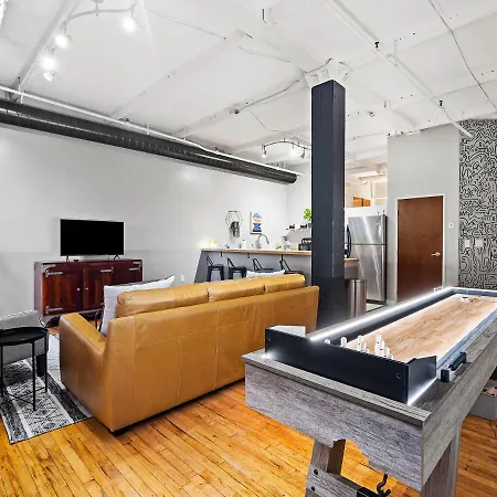 Lakefront Loft - Downtown - Shuffle Board Table Cleveland Extérieur photo