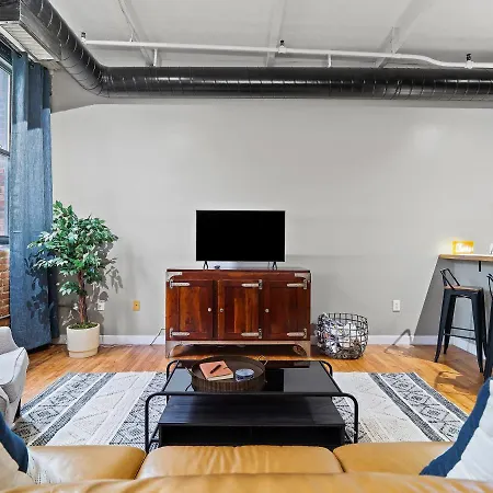 Lakefront Loft - Downtown - Shuffle Board Table Cleveland Extérieur photo