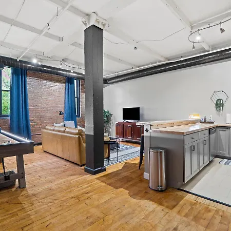 Lakefront Loft - Downtown - Shuffle Board Table Cleveland Extérieur photo
