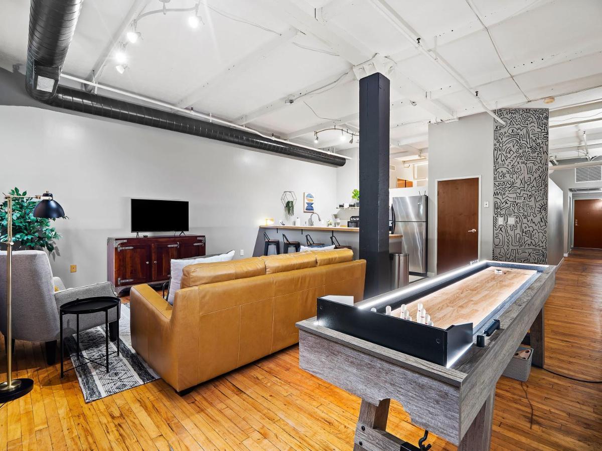 Hébergement de vacances Lakefront Loft - Downtown - Shuffle Board Table