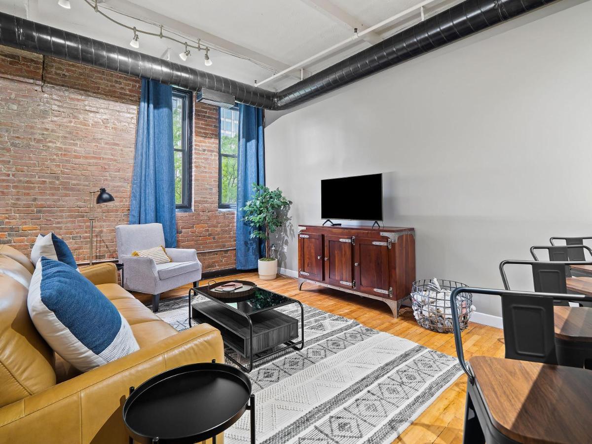 Lakefront Loft - Downtown - Shuffle Board Table Hébergement de vacances *