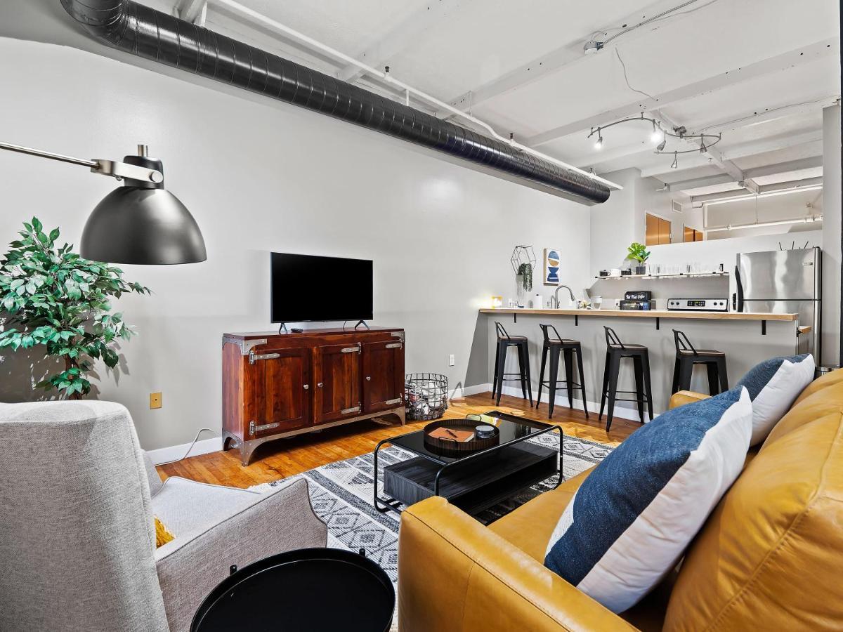 Lakefront Loft - Downtown - Shuffle Board Table Hébergement de vacances